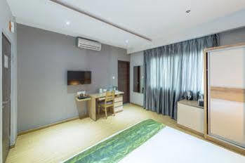 Treebo Golden Pearl Koramangala Bangalore Exterior foto